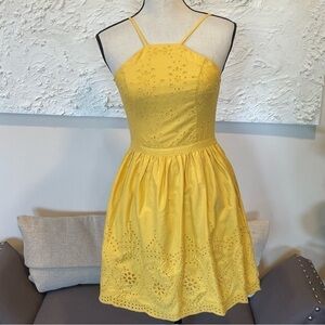 Abercrombie & Fitch Women Eyelet Halter Dress Smocked Back Pockets Yellow sz XS